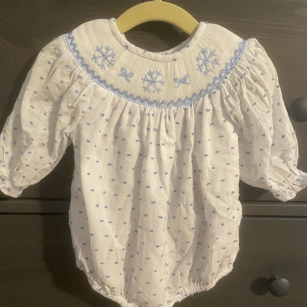 Smocked White and Blue Winter Snowflake Bubble